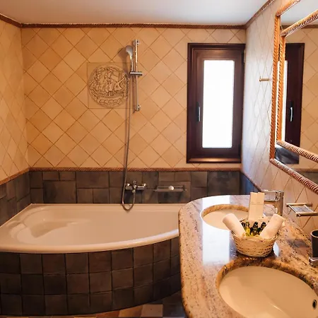 Summer House Collection - A Secluded Getaway Villa *