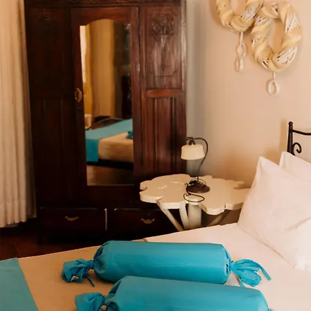 Summer House Collection - A Secluded Getaway Villa