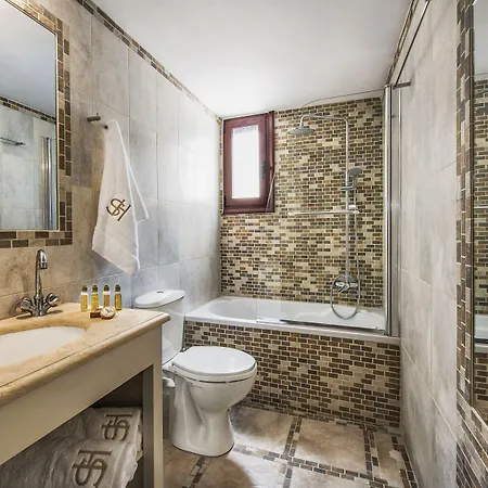 Villa Summer House Collection - A Secluded Getaway