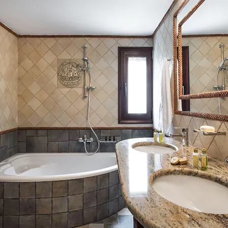 Summer House Collection - A Secluded Getaway Villa Perissa (Santorini)