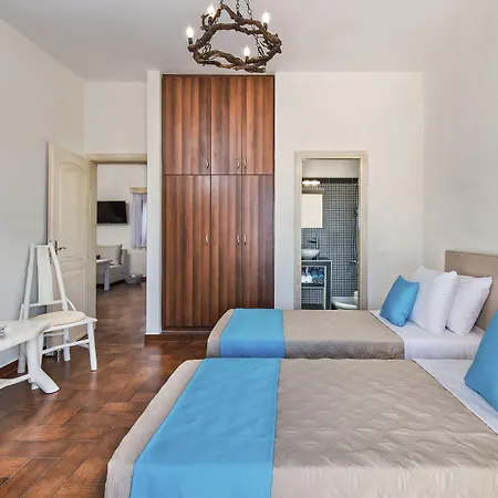 Summer House Collection - A Secluded Getaway Perissa (Santorini)