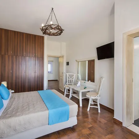 Summer House Collection - A Secluded Getaway Villa