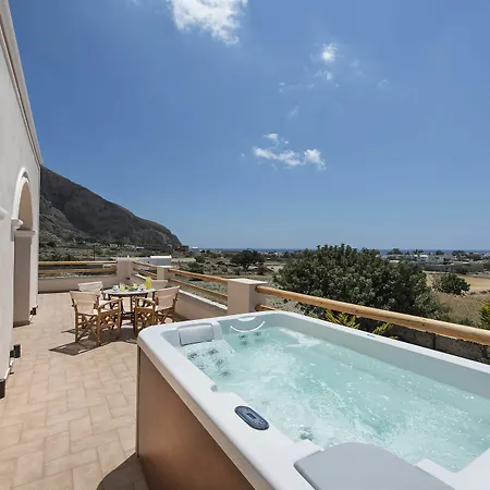 Summer House Collection - A Secluded Getaway Villa