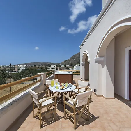 Summer House Collection - A Secluded Getaway Perissa (Santorini)