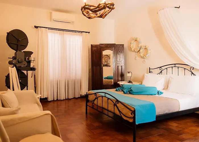 Villa Summer House Collection - A Secluded Getaway *