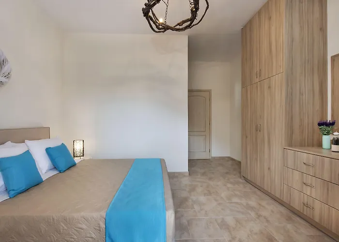 Summer House Collection - A Secluded Getaway * Perissa (Santorini)