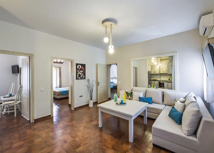 Summer House Collection - A Secluded Getaway