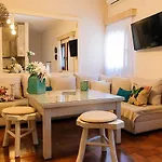 Summer House Collection - A Secluded Getaway Villa