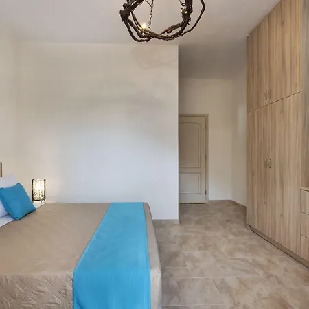 Summer House Collection - A Secluded Getaway * Perissa (Santorini)