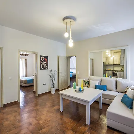 Summer House Collection - A Secluded Getaway