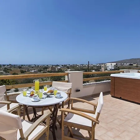 Summer House Collection - A Secluded Getaway Villa Perissa (Santorini)