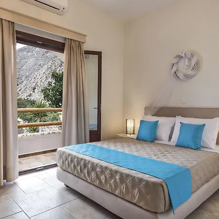 Summer House Collection - A Secluded Getaway * Perissa (Santorini)