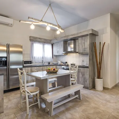 Villa Summer House Collection - A Secluded Getaway *