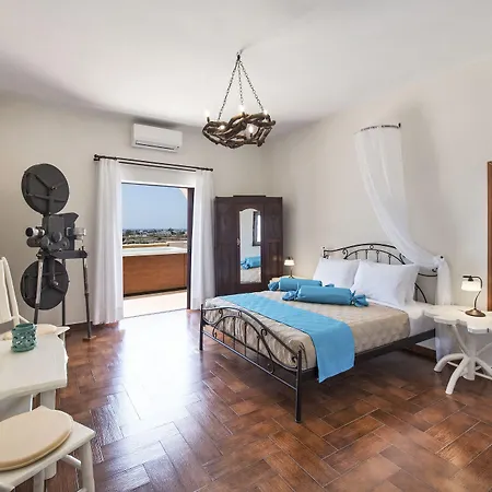 Villa Summer House Collection - A Secluded Getaway *