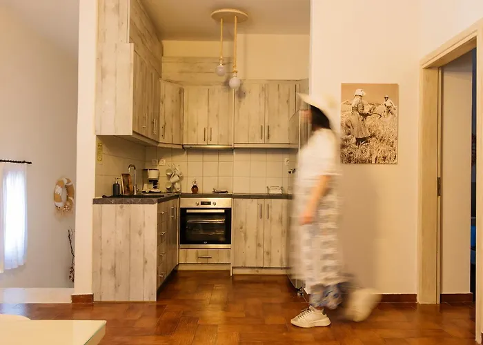 Summer House Collection - A Secluded Getaway *