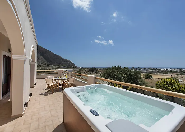 Summer House Collection - A Secluded Getaway Villa