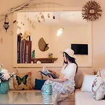 Villa Summer House Collection - A Secluded Getaway Perissa (Santorini)