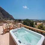 Summer House Collection - A Secluded Getaway Villa Perissa (Santorini)