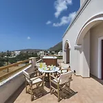 Summer House Collection - A Secluded Getaway Perissa (Santorini)